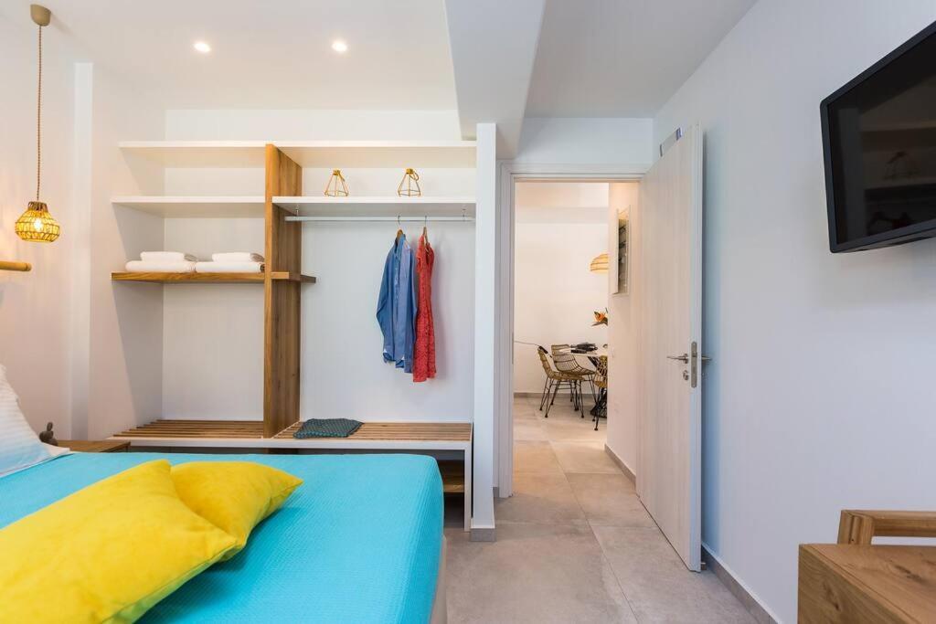 Daphne-naiades/ 2 Bedrooms,luxury,beachfront Ferienhaus *