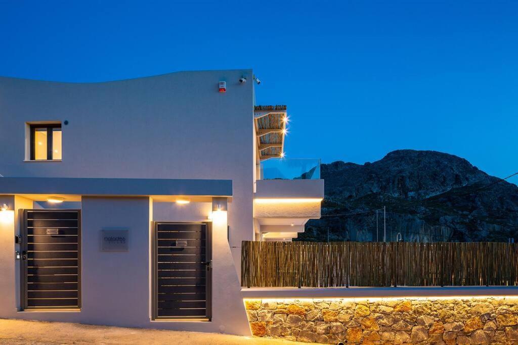 Daphne-naiades/ 2 Bedrooms,luxury,beachfront Ferienhaus *